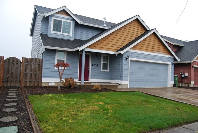 Building Photo - Well Maintained 3 Bedroom 2.5 Bath Newberg OR Rental