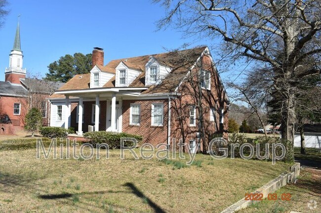 Building Photo - 1203 S Main St Rental