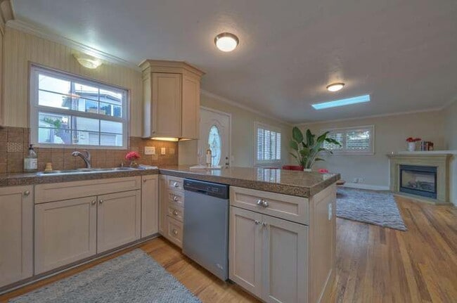 Photo - 1209 Darwin St