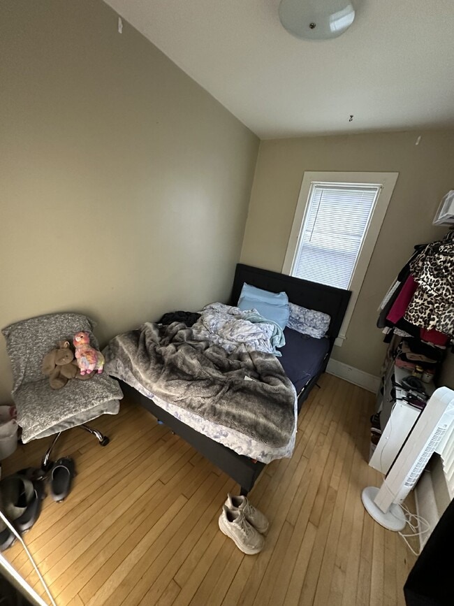 Photo - 4 Bed 1 Bath close to UWEC!