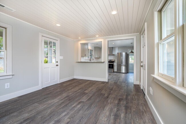 Photo - Fantastic 1930s Cottage - Renovated Top to...