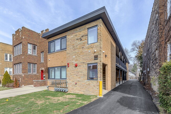 Building Photo - 1025 N Harlem Ave Unit B