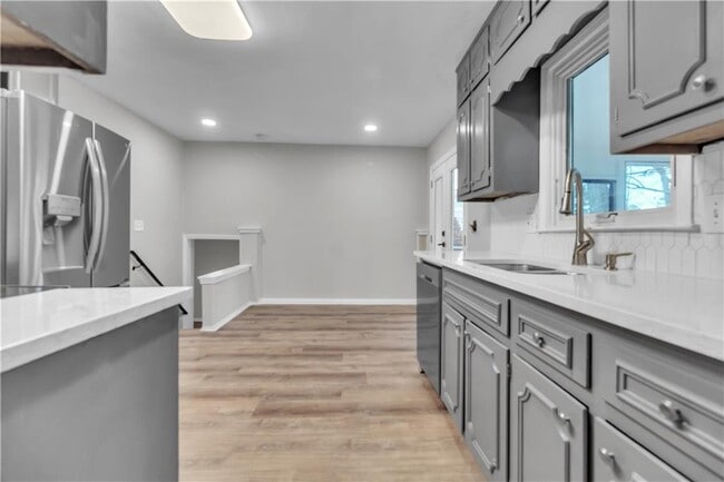 Photo - 4497 Glenforest Dr NE