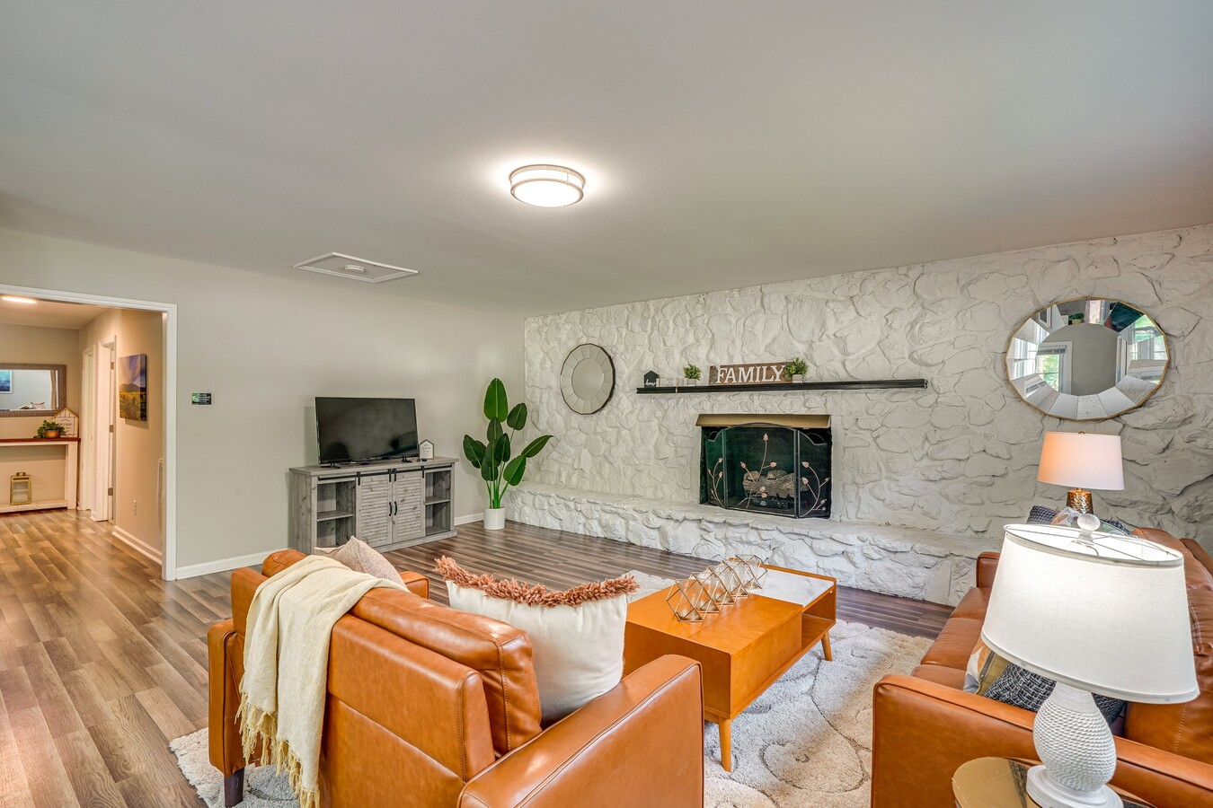 Photo - 185 Lawndale Ave