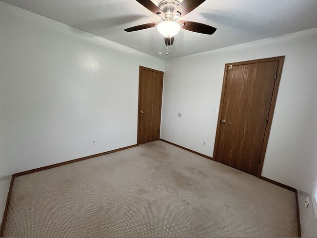 Photo - 230 E Eagle Cir