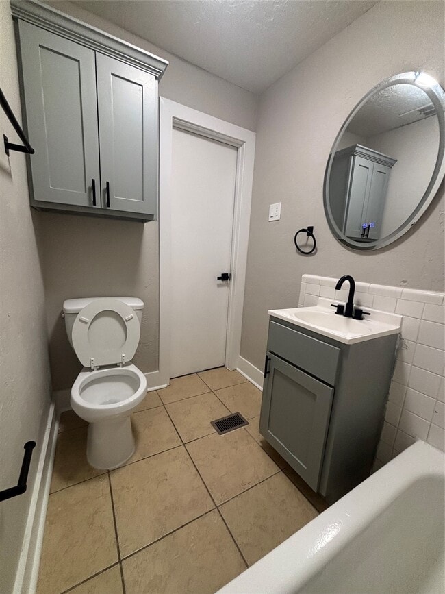 Photo - 216 S Pruett St