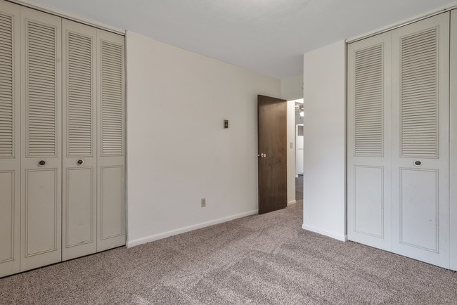 Village Green Apartments (KG1 - Village Gr...