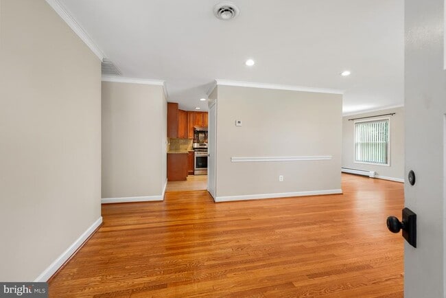 Photo - 8005 Murray Hill Dr