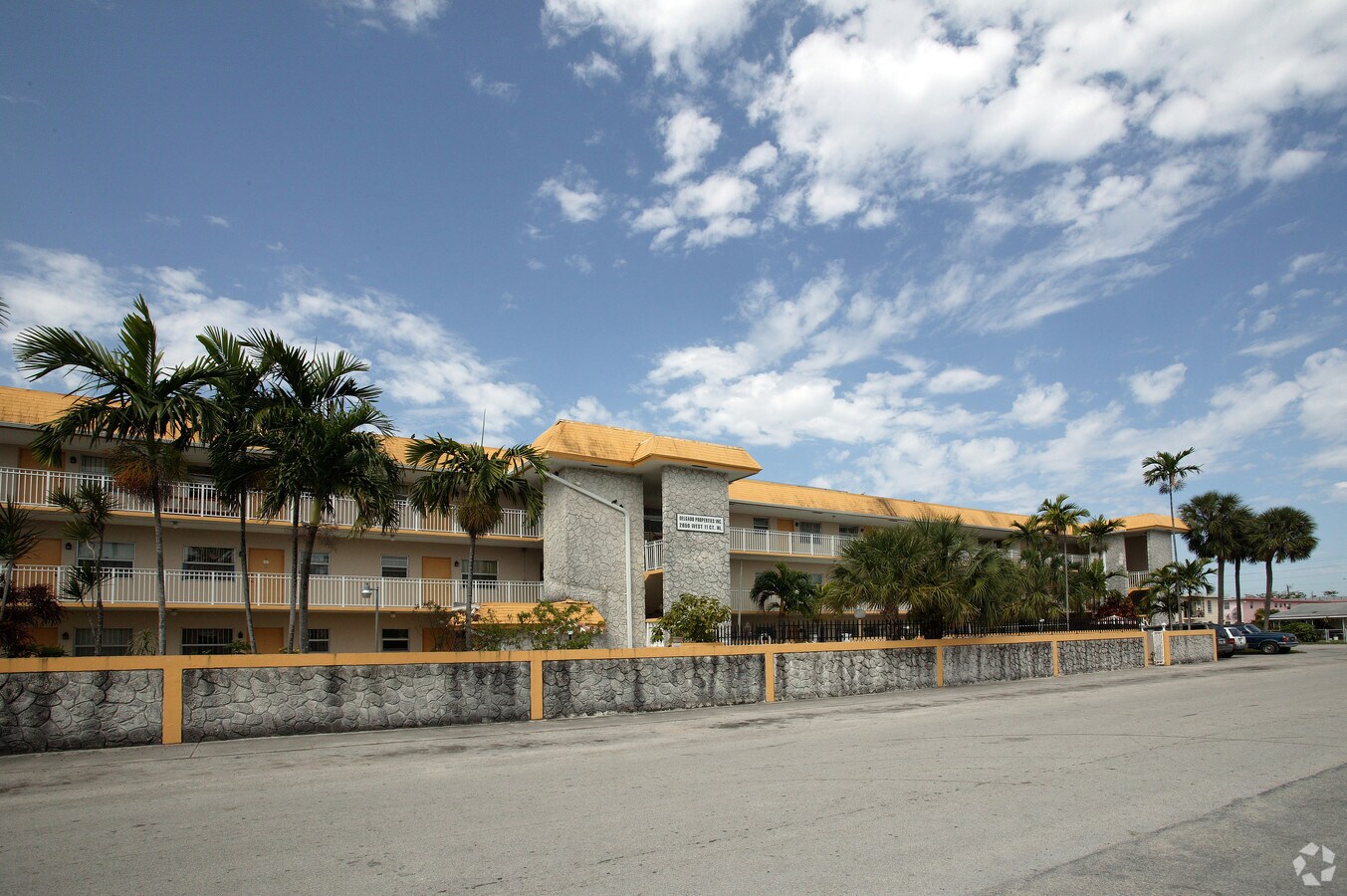 2650 W 11th Ct - 2650 W 11th Ct