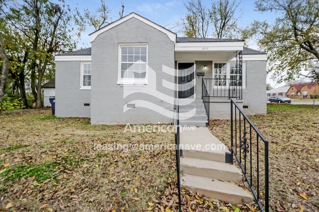 Building Photo - 2017 Miramar Blvd