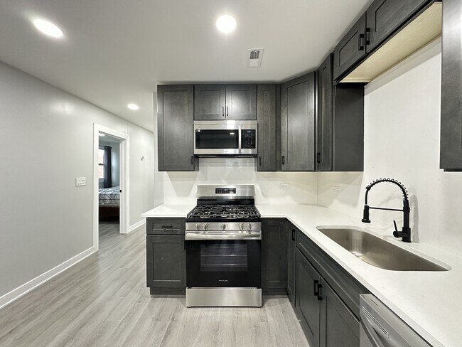 Photo - 1937 W Grand Ave Unit 3