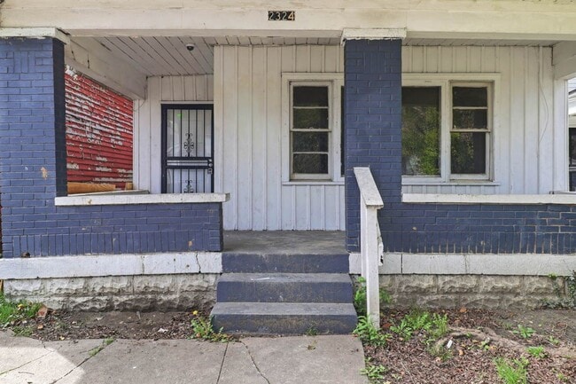2324 Magazine St