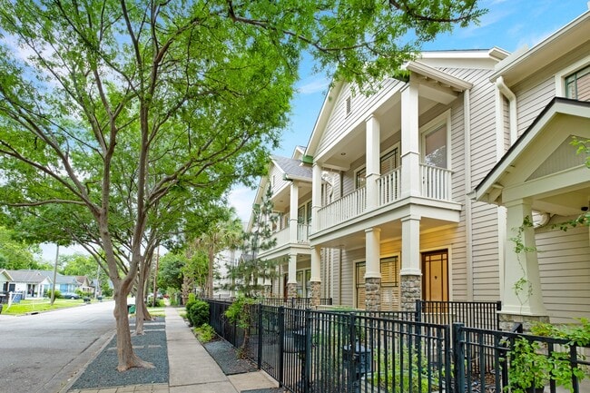 Photo - 1141 Louise St