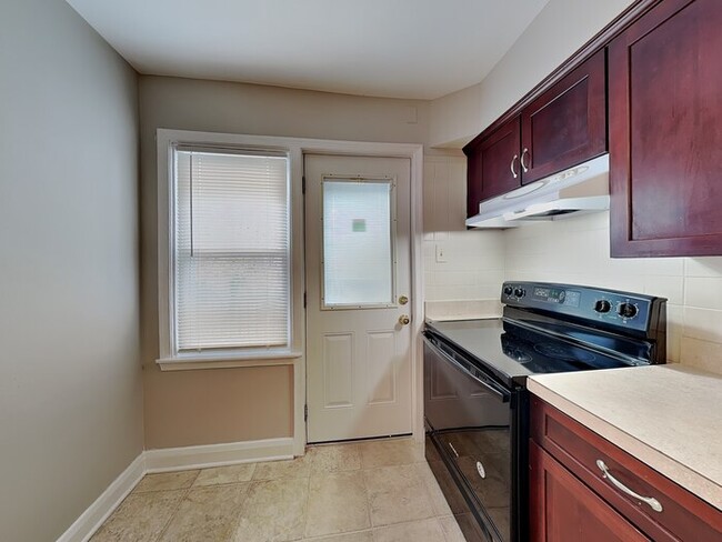 Photo - 6204 Tramore Rd