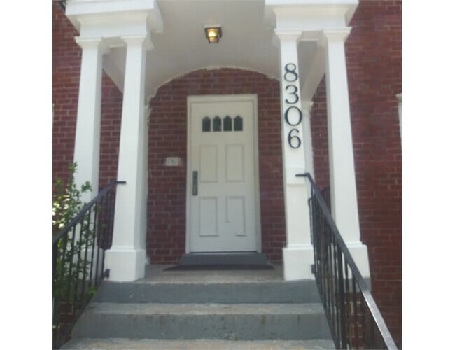 Building Photo - 8306 Roanoke Ave Unit 6,  3 Rental