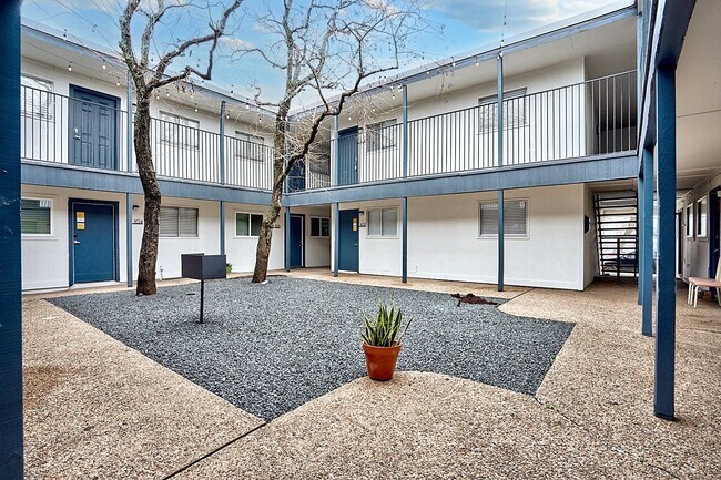 Photo - Manor Flats Apartments
