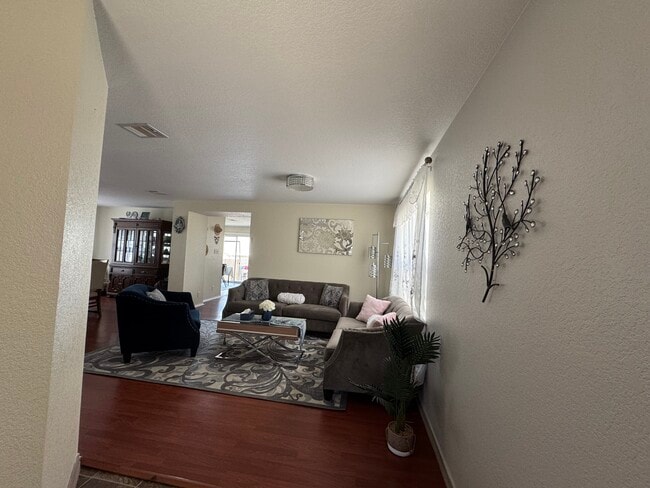 Photo - 5519 Spring Walk