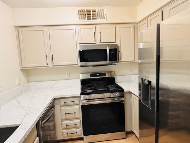 Photo - 2 bedroom, 2-bathroom condo for rent Unidad 103,