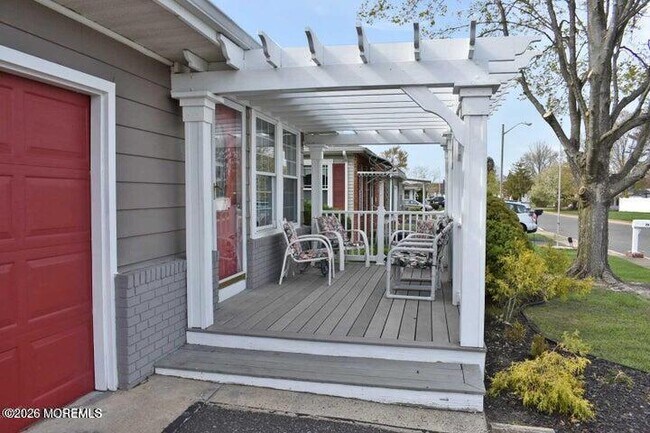 Photo - 27 Castle Harbor Dr