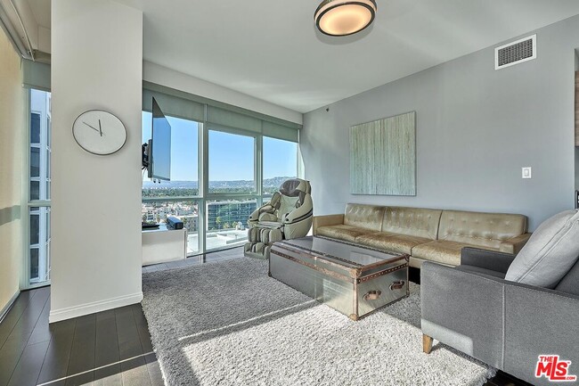 Photo - 3785 Wilshire Blvd Condominio Unidad 1601