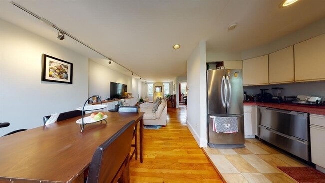 Photo - 408 Sumner St Unit 2R
