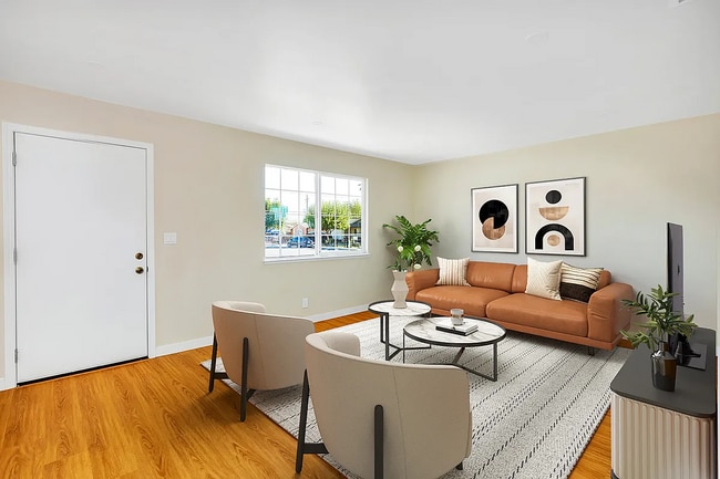 Casa principal Sala de estar - 299 Tangelo St