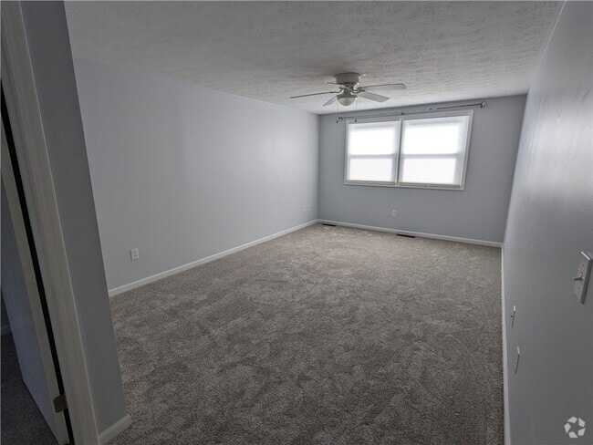 Building Photo - 15 Walnut Cir Rental