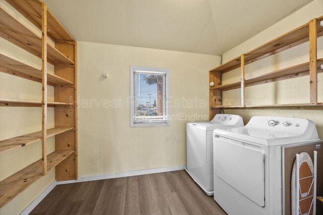 Photo - 25049 Willimet Way