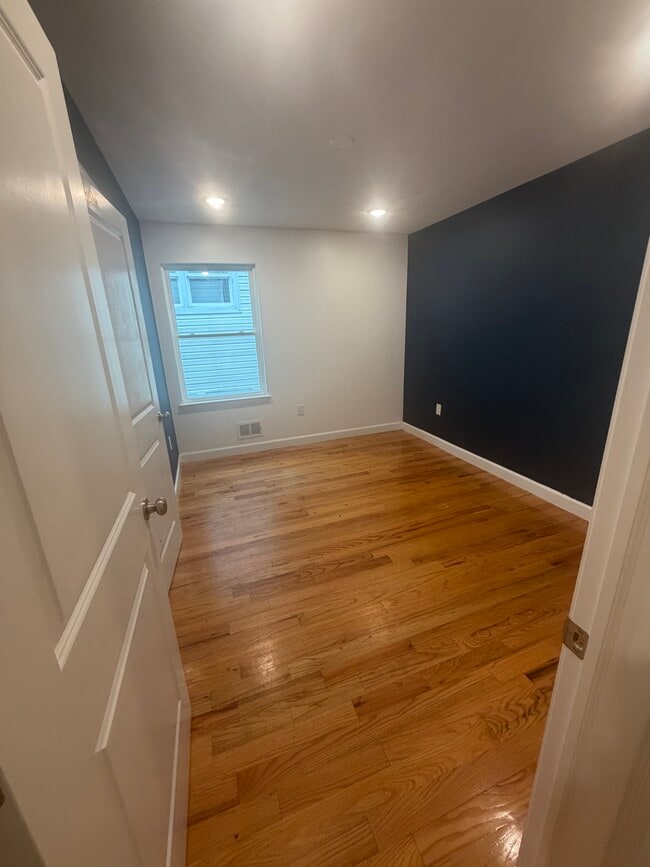 Photo - 147 Dewey St Unit 1