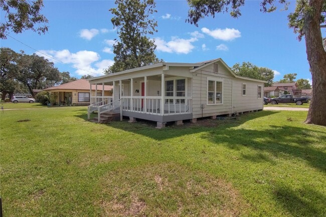 Photo - 504 Billington St