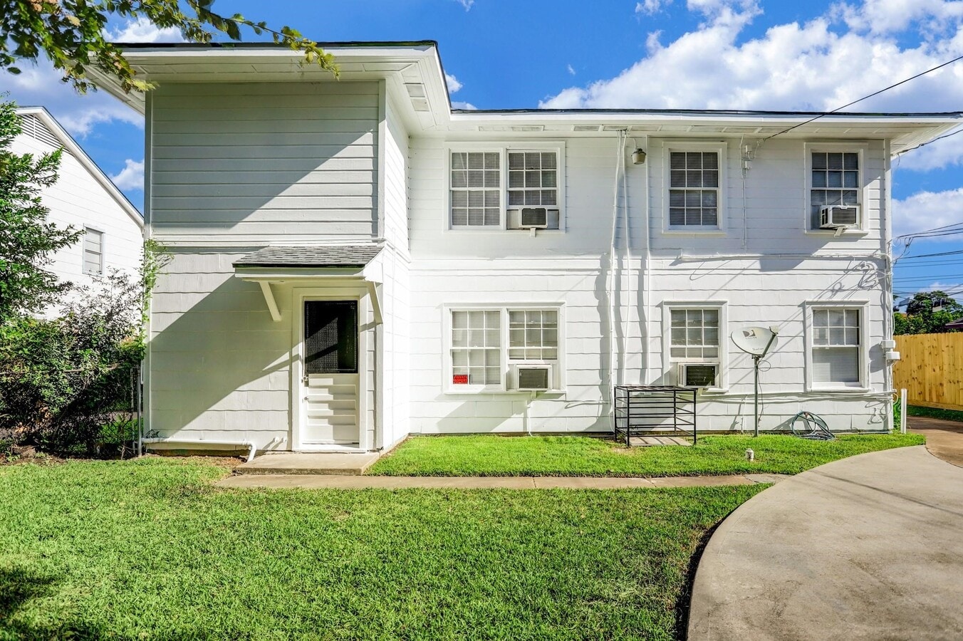 Photo - 3446 Blodgett St