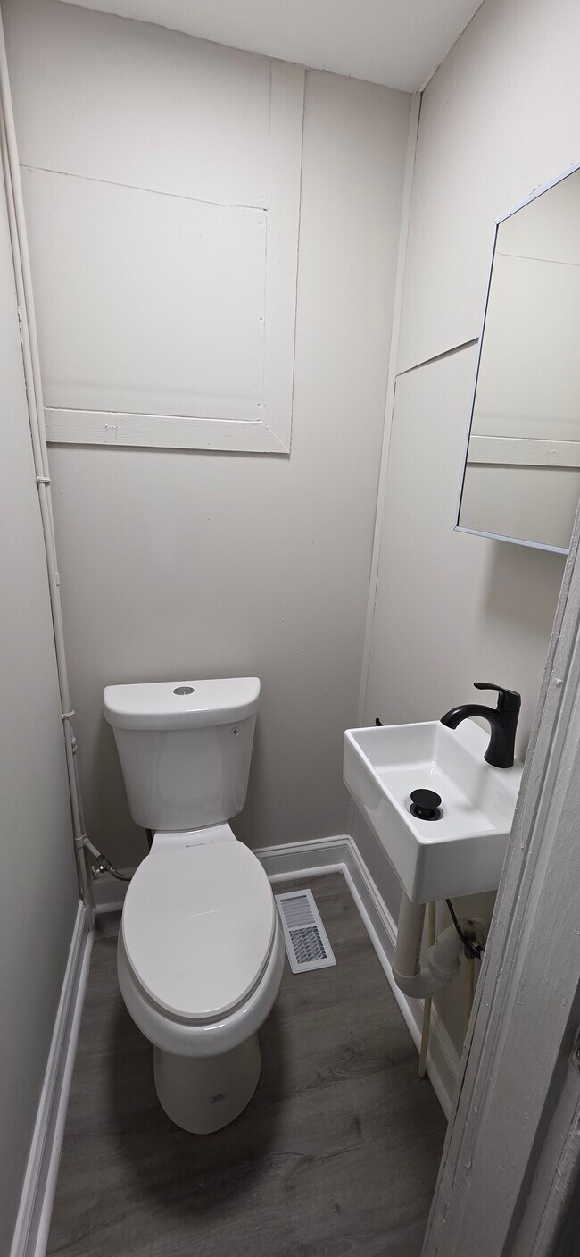 Photo - 311 N Calhoun St