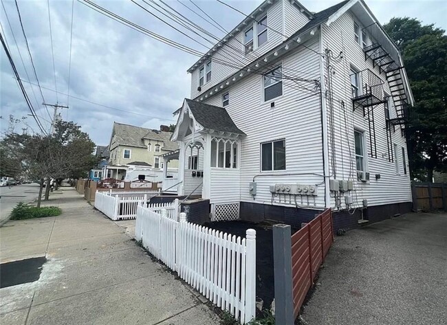 Photo - 25 Wesleyan Ave Unit 1R