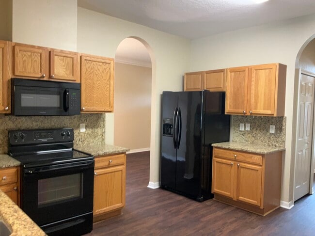 Photo - 19053 Tilobe Loop