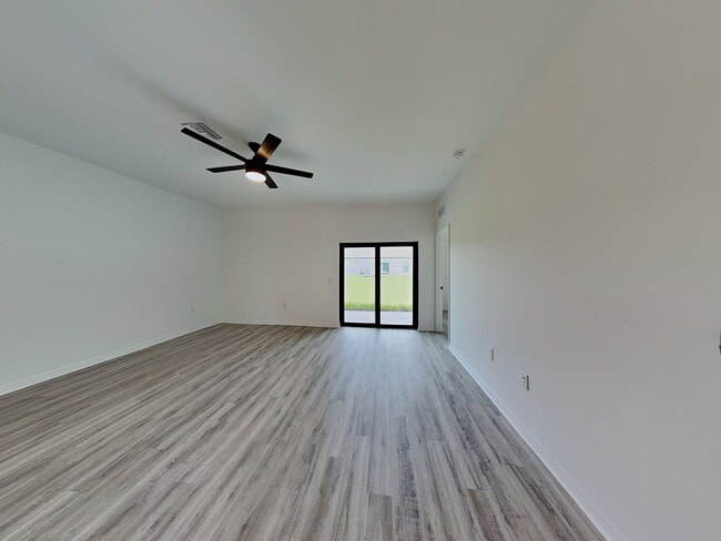 Photo - 1132 Albert Ave