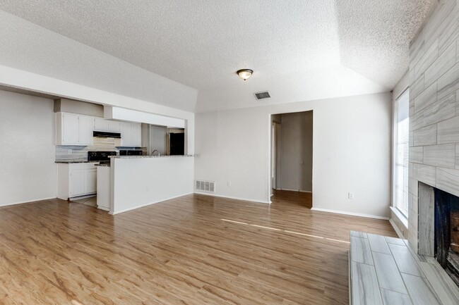 Photo - 7406 Amherst Dr Unit B