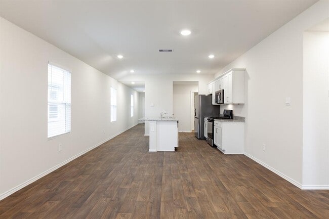 Photo - 136 Granary Dr