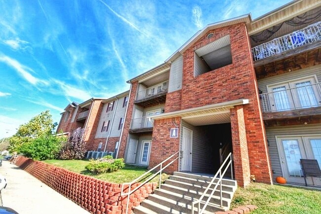 2 bedroom 2 bath apartment at Clifton Heig... - 2 bedroom 2 bath apartment at Clifton Heig...
