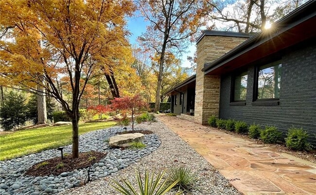 Photo - 1904 Lenox Rd NE