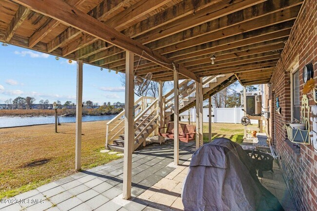 Photo - Waterfront 3 bedroom 2 bath