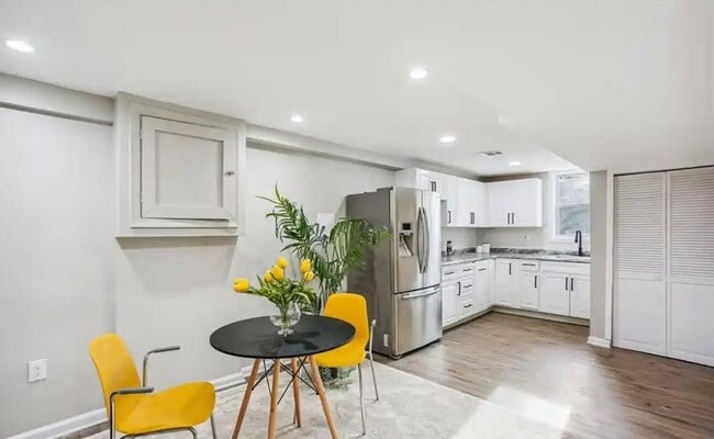 Building Photo - 7502 Alfred Dr Unit Downstairs