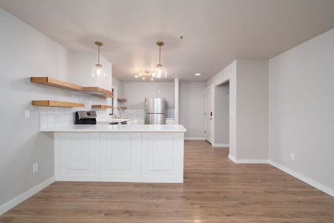 Photo - Modern Waterfront Living at The McCormick Pier! Call TODAY to schedule a tour! 503-664-4101