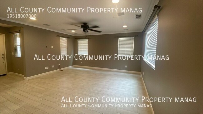 Photo - 34155 Shasta Dr