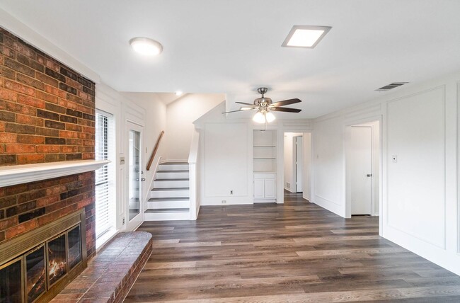 Photo - Beautifully Crafted Corner Lot 3-2-2 in Carrolton!