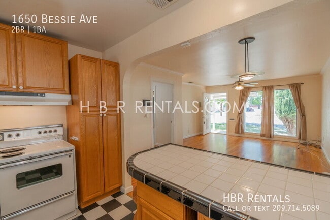 Photo - 1650 Bessie Ave