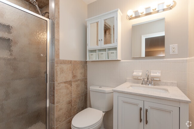 3BR, 2BA - 1,355SF - Bathroom