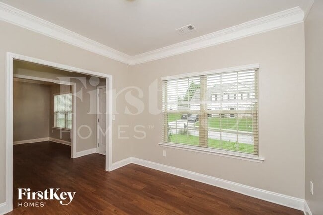 Photo - 119 Dynasty Ln