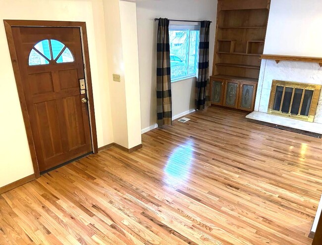 Photo - 1527 Orangewood Ave