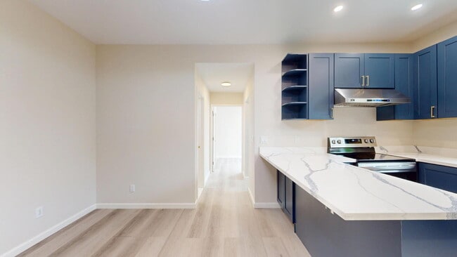 Photo - 976 Masson Ave