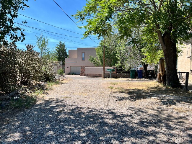 Photo - 739 Dunlap St Unidad 739 - 2